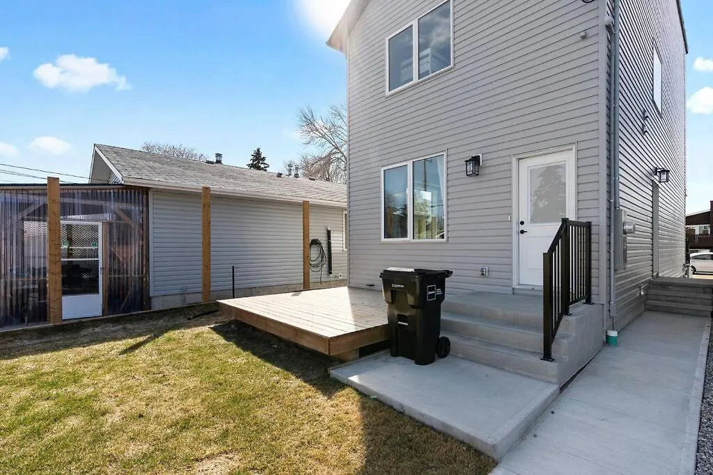 Holiday home Modern Luxury Home - King Bed•Arcade•Wem•A/C Edmonton