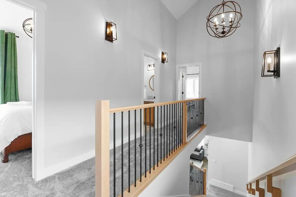 Modern Luxury Home - King Bed•Arcade•Wem•A/C Edmonton 0*,  Canada