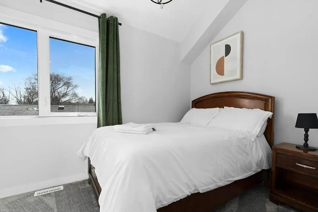 Modern Luxury Home - King Bed•Arcade•Wem•A/C Edmonton