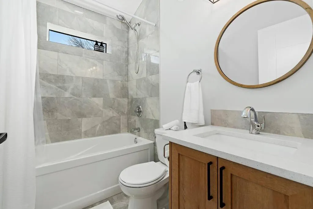 Modern Luxury Home - King Bed•Arcade•Wem•A/C Edmonton 0*,