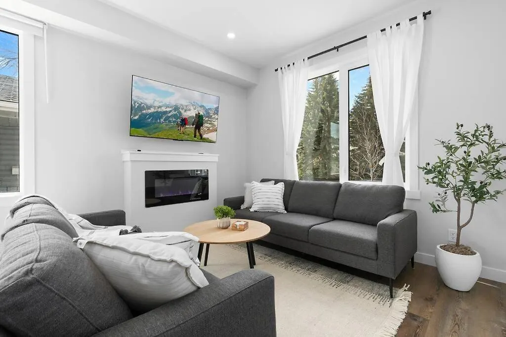 Modern Luxury Home - King Bed•Arcade•Wem•A/C Edmonton Canada