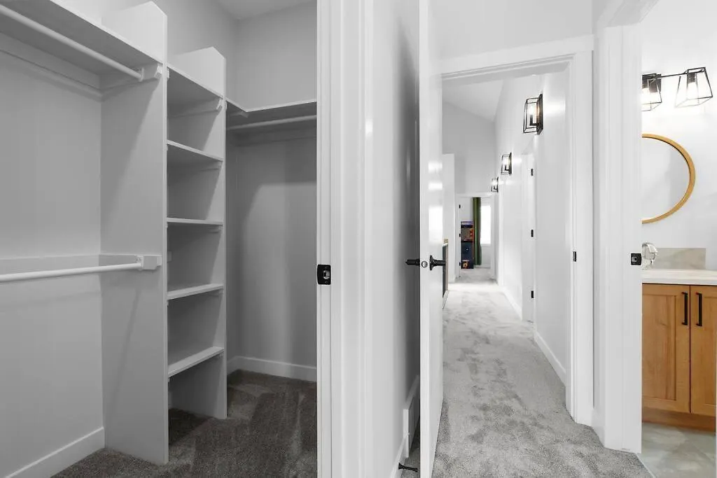 Holiday home Modern Luxury Home - King Bed•Arcade•Wem•A/C Edmonton